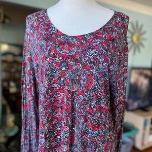 J Jill tee top red blue paisley large rayon/Telcel large